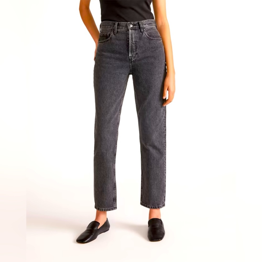 EVERLANE 90’s Cheeky Jean